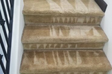 carpet-cleaning-stairs